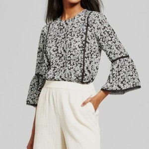 Black & White Floral Bell Sleeve Top